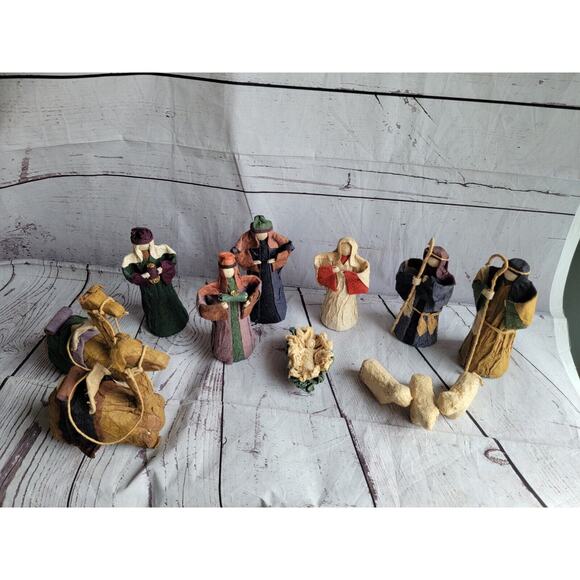 Vintage Folk Art Nativity Set Paper mache? Felt? Made In Philippines READ - Picture 10 of 16